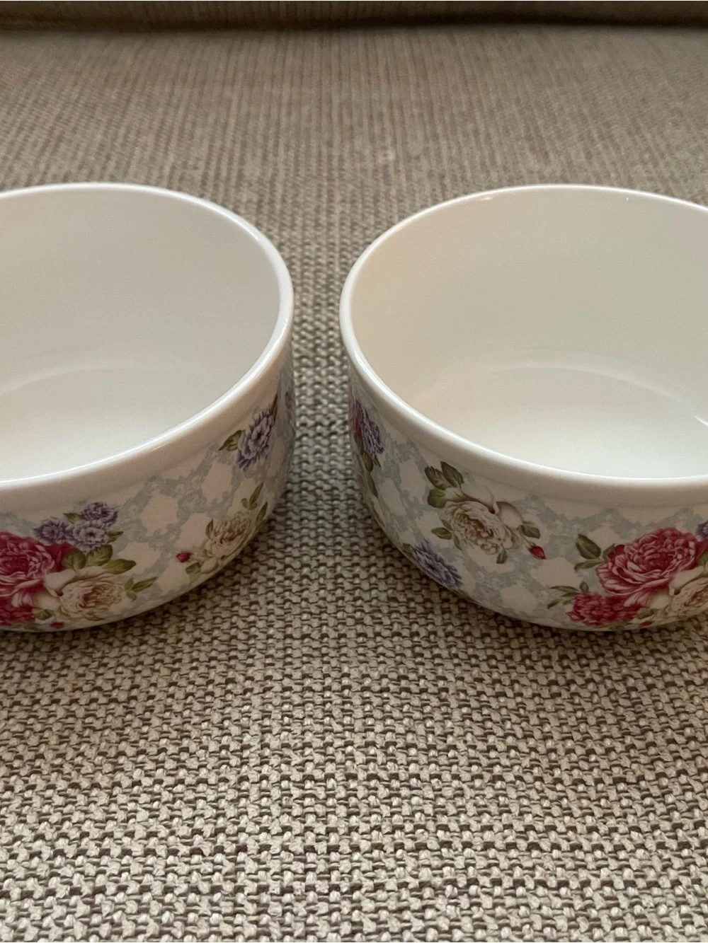 Grace Pantry English Rose Porcelain Bowls with Lids (2 Bowls)